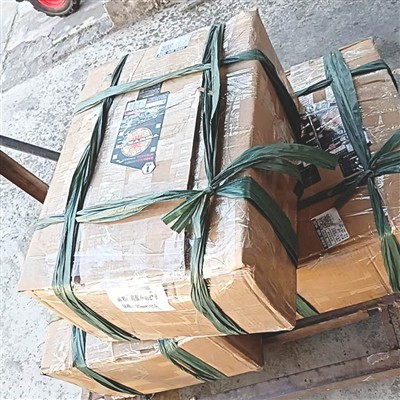 مردوں کے چمڑے کے کام کے دستانے مخصوص مواد کے ساتھ اپنی مرضی کے مطابق بنائے جا...